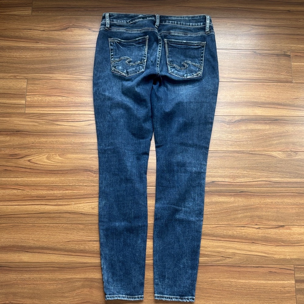 Classic Blue Denim Women's Jeans - Picture 2 of 6